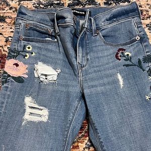 Express Flower embroidered jeans size 2R
